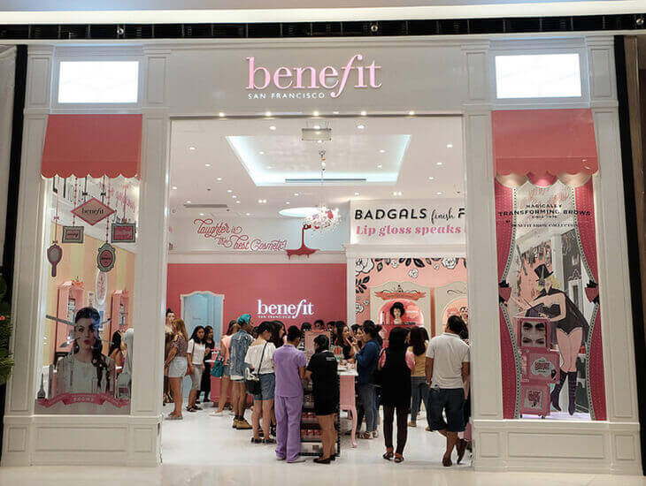 Доставка товара с магазина Benefit