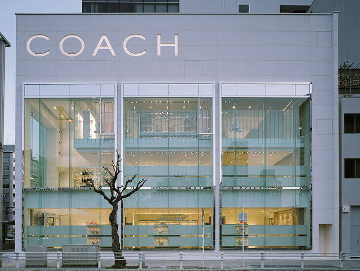 Доставка товара с магазина Coach