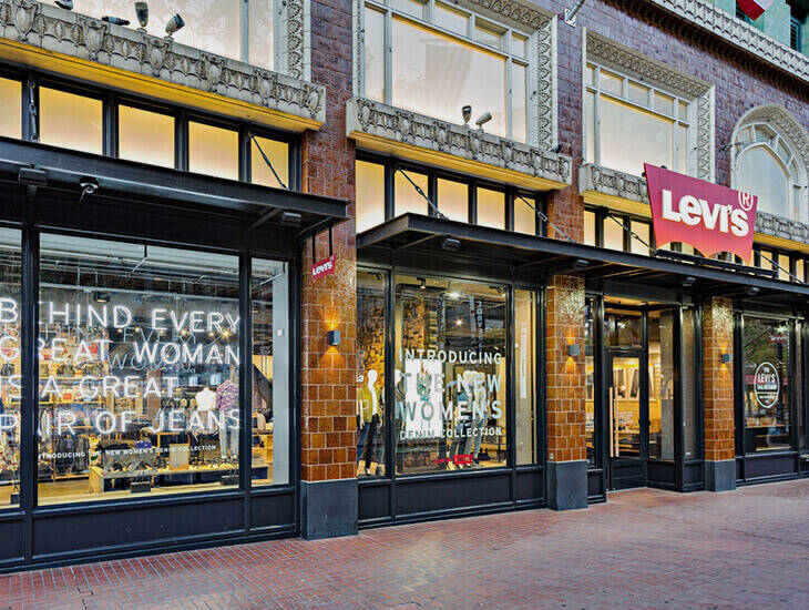 Доставка товара с магазина Levi's