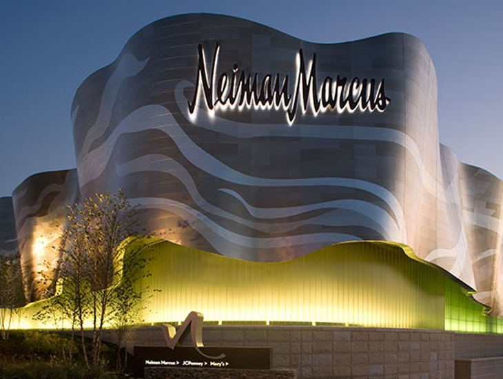 Доставка товара с магазина Neiman Marcus